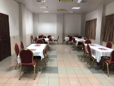 میپل لیف هتل