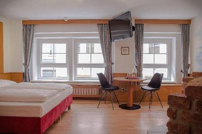 زوم شوارزن بارن