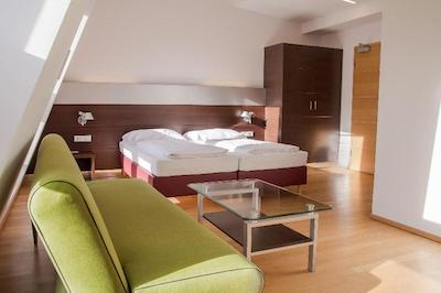 زوم شوارزن بارن