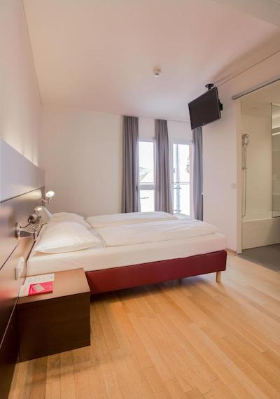 زوم شوارزن بارن