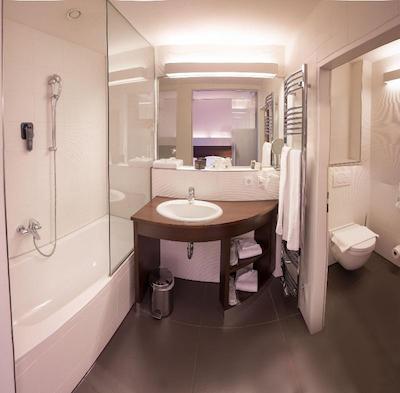 زوم شوارزن بارن