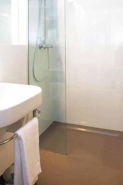 زوم شوارزن بارن