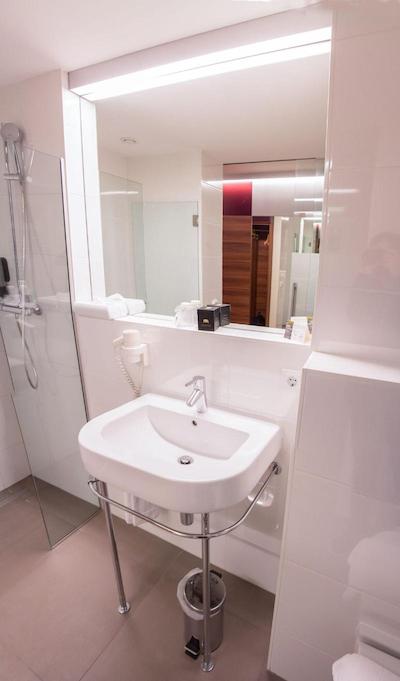 زوم شوارزن بارن