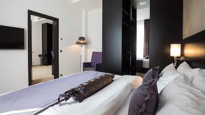 ام وای او هتل ونکسلای