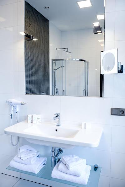 ام وای او هتل ونکسلای