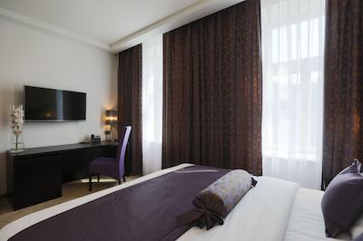 ام وای او هتل ونکسلای