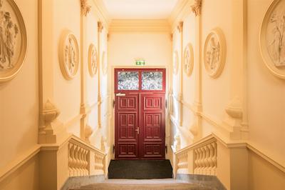 کوئینتین پراگو هتل