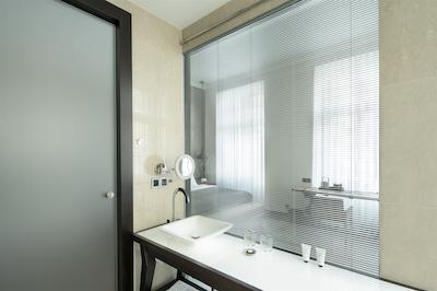 کوئینتین پراگو هتل