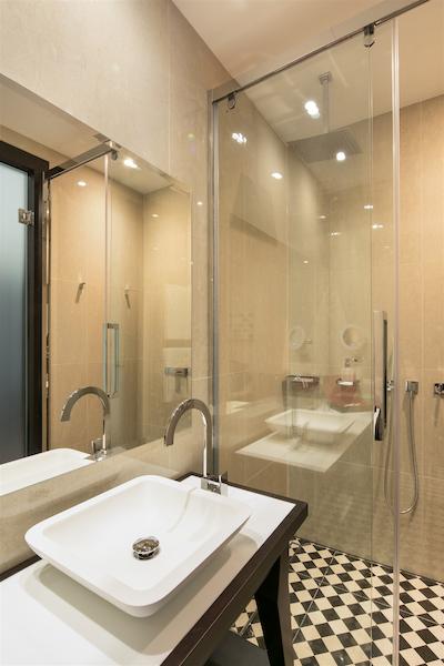 کوئینتین پراگو هتل