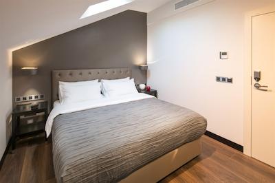 کوئینتین پراگو هتل