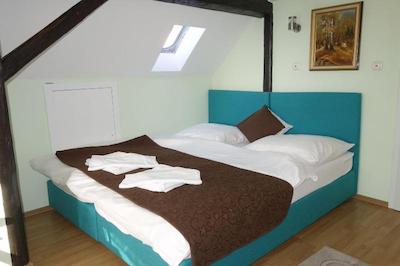 گلاشا تی تن هتل