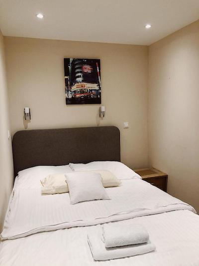 گلاشا تی تن هتل