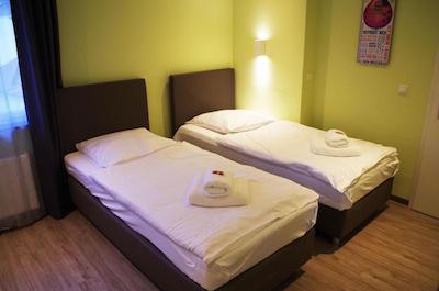 گلاشا تی تن هتل