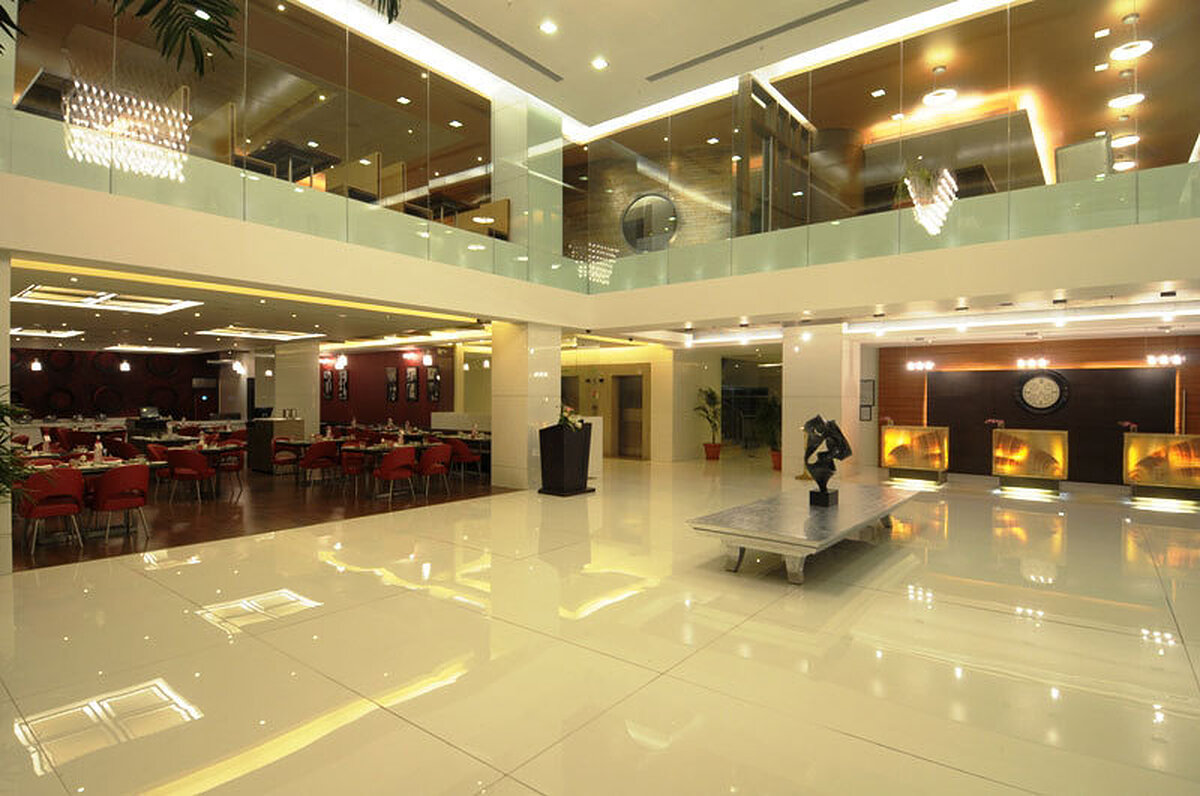 اس تی لاورن تاورز