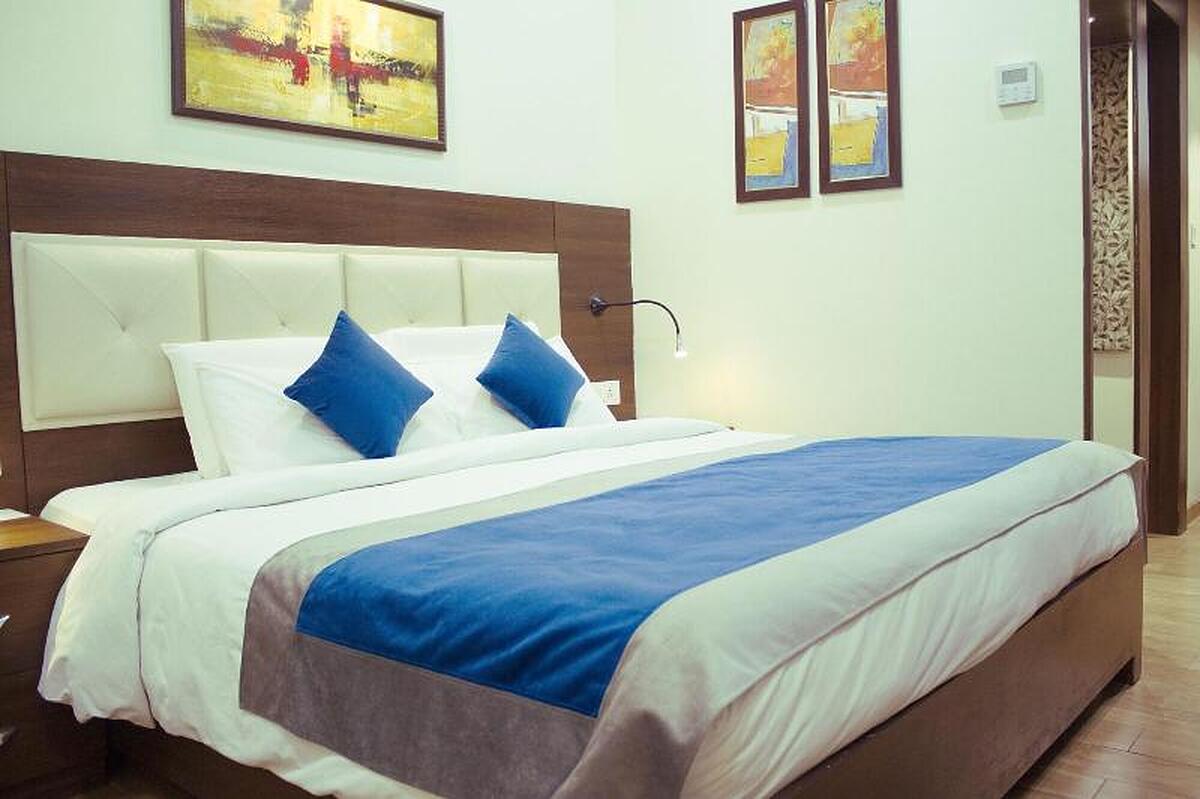 Jb Skyhilton Inn