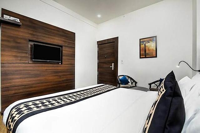 Jb Skyhilton Inn