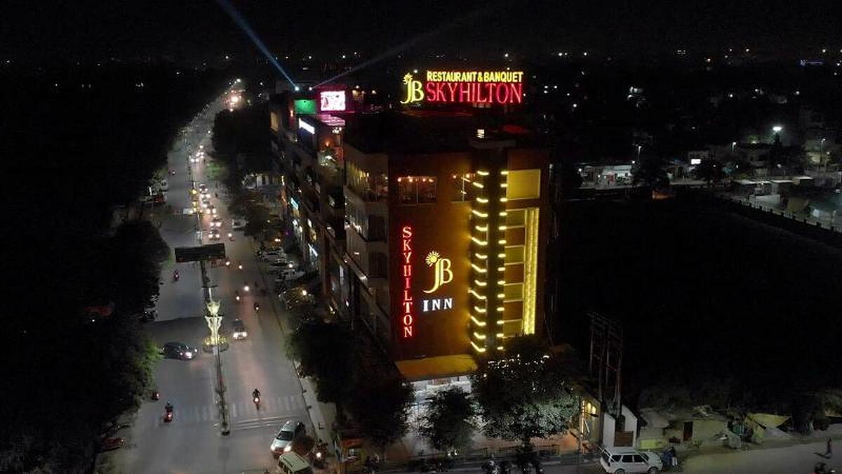 Jb Skyhilton Inn