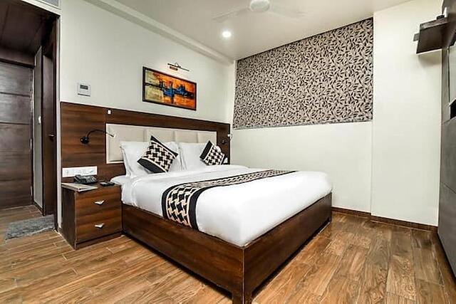 Jb Skyhilton Inn