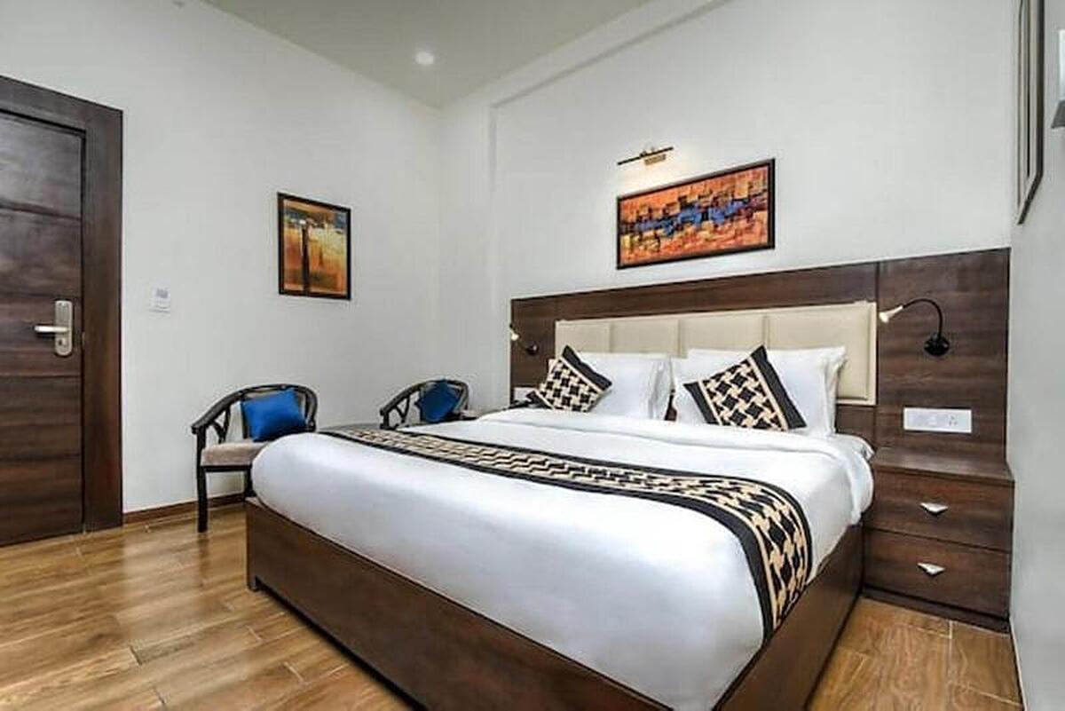 Jb Skyhilton Inn