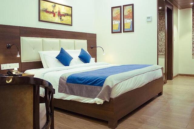 Jb Skyhilton Inn