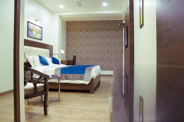 Jb Skyhilton Inn