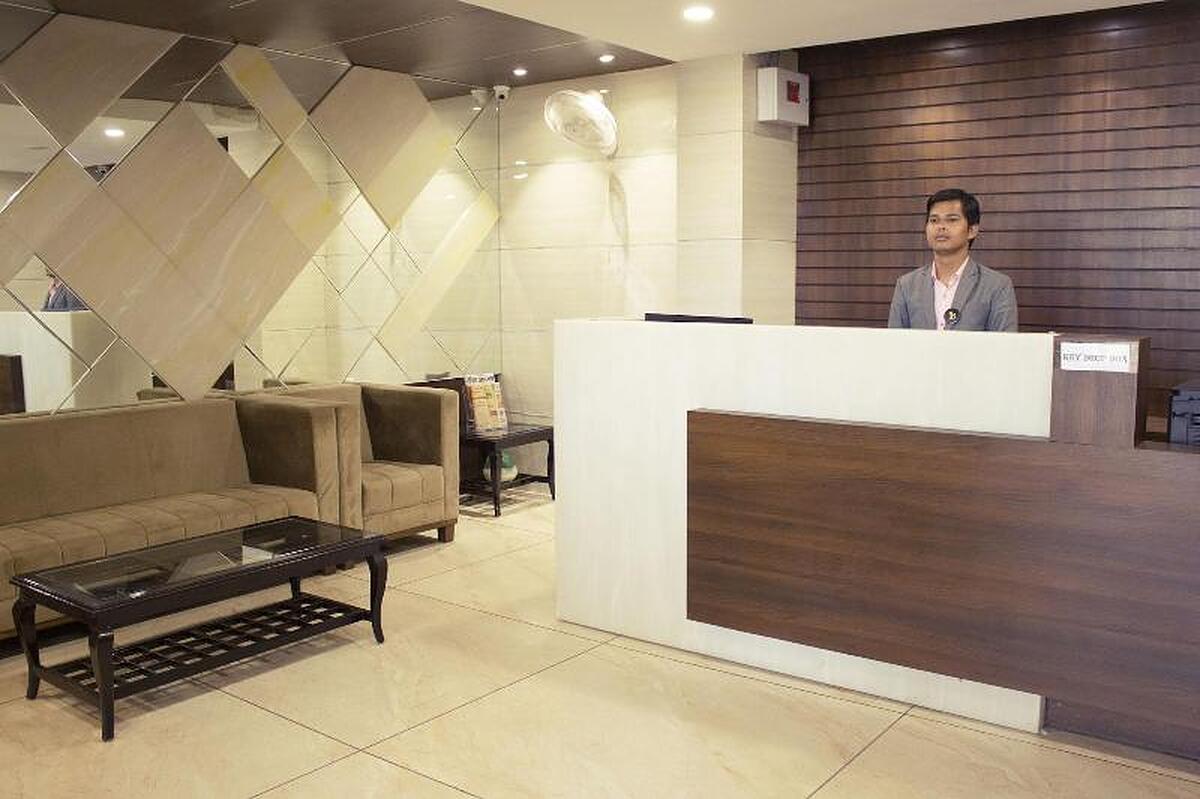 Jb Skyhilton Inn