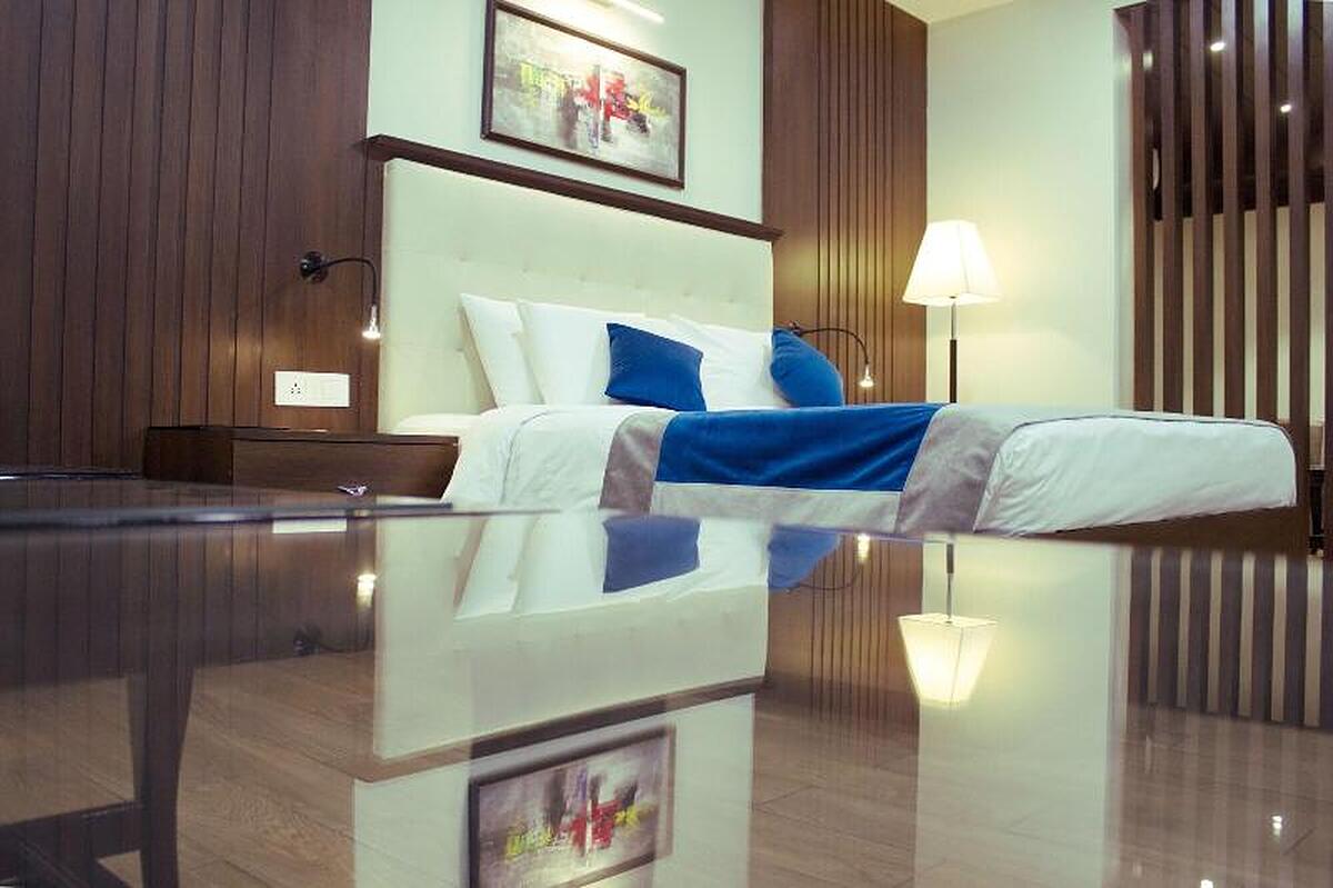 Jb Skyhilton Inn