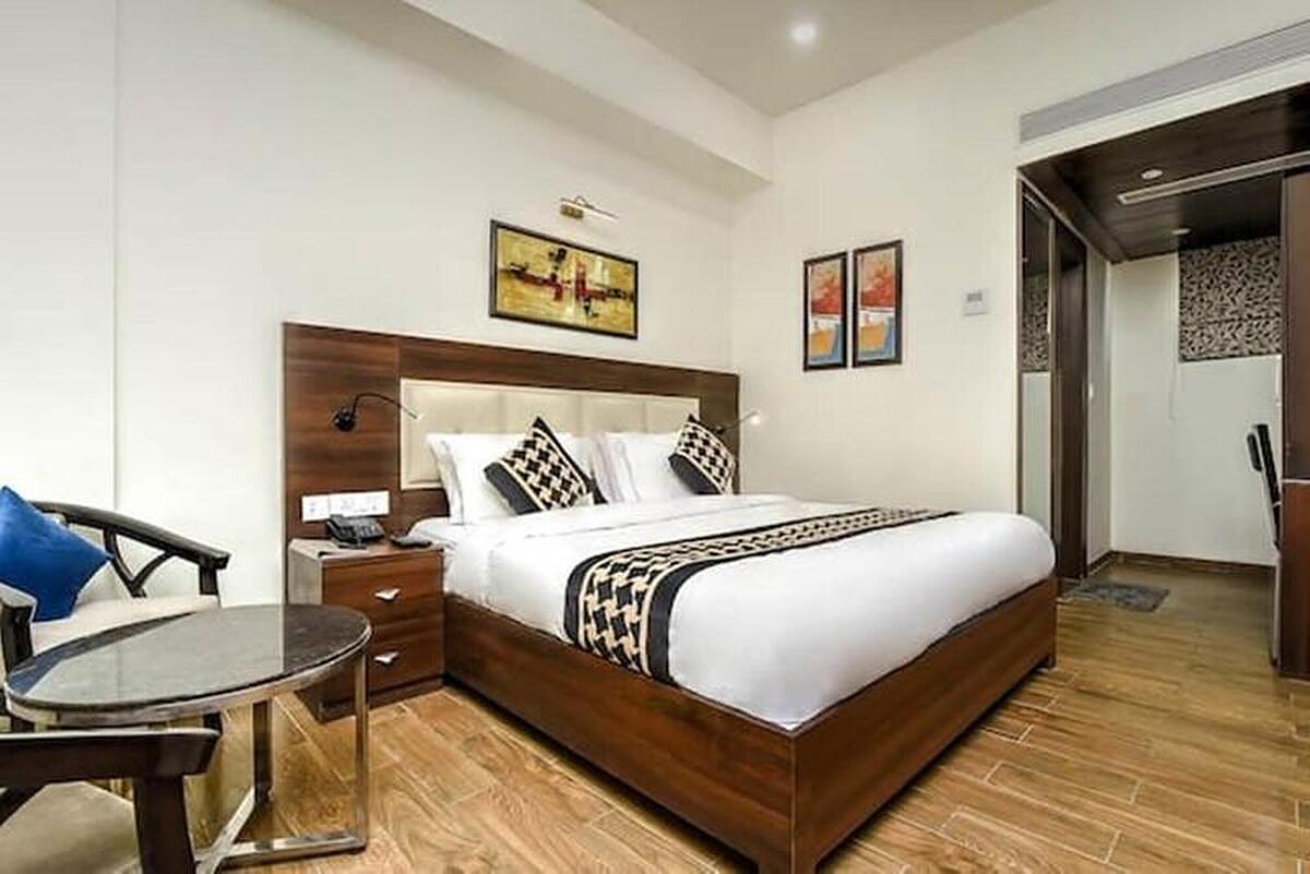 Jb Skyhilton Inn