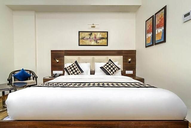 Jb Skyhilton Inn