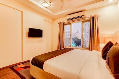 Collection O 30121 The Mayer