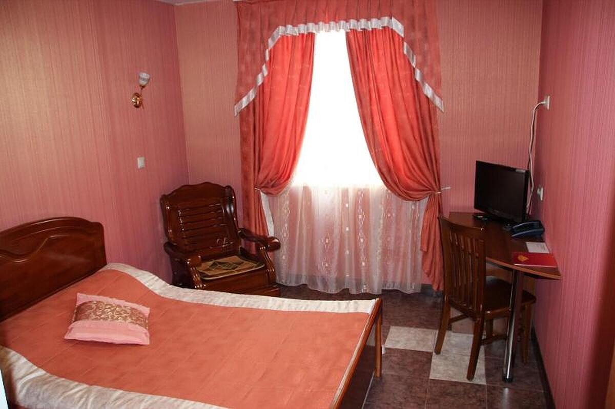 Alpari Hotel