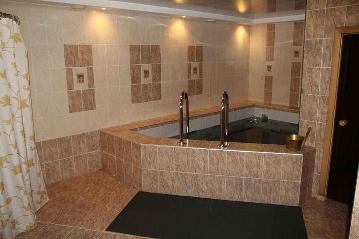 Alpari Hotel