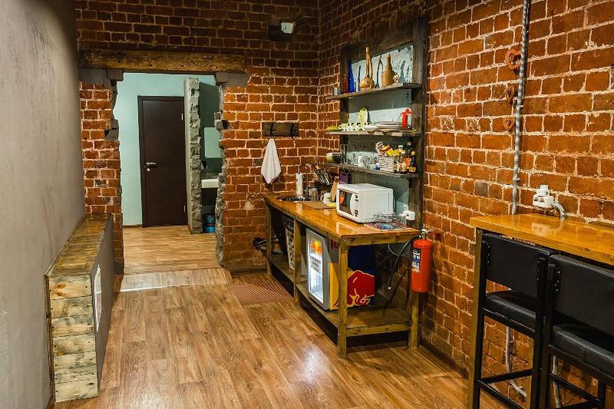 MONTANA HOSTEL