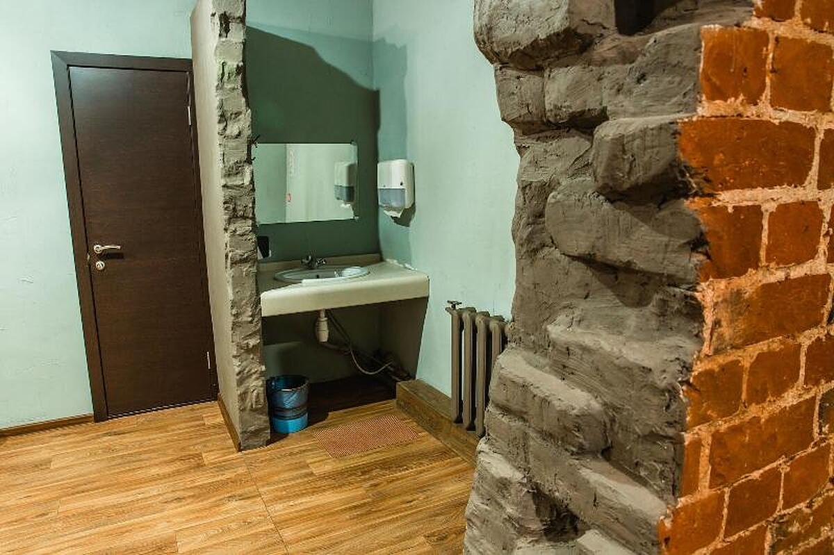 MONTANA HOSTEL