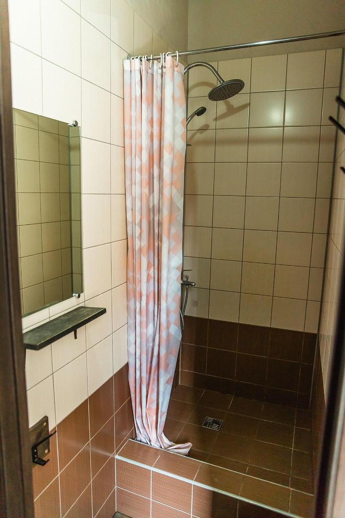 MONTANA HOSTEL
