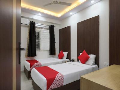 OYO 12544 Varcity Twin Towers