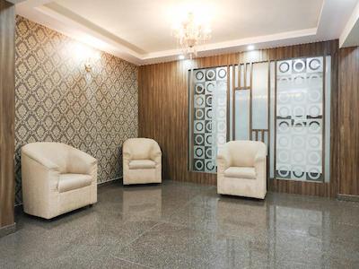 OYO 12544 Varcity Twin Towers