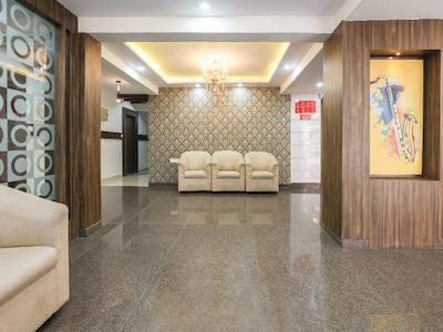 OYO 12544 Varcity Twin Towers