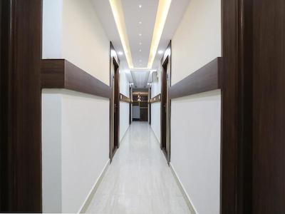 OYO 12544 Varcity Twin Towers