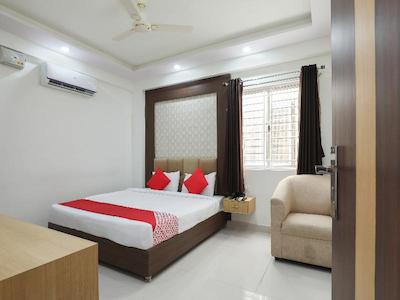 OYO 12544 Varcity Twin Towers