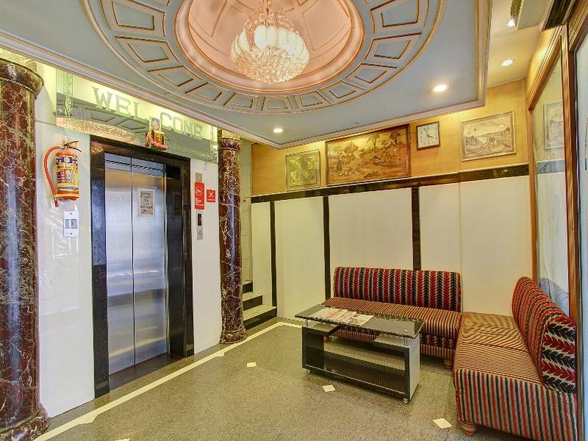 OYO 12985 Sabharwal Viceroy