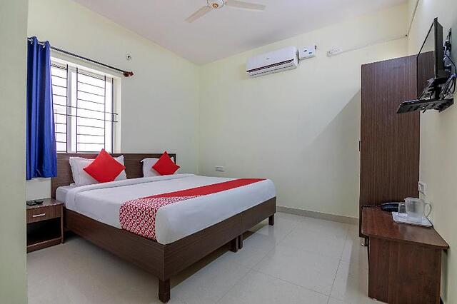 OYO 19749 NEW SHELTON SUITES