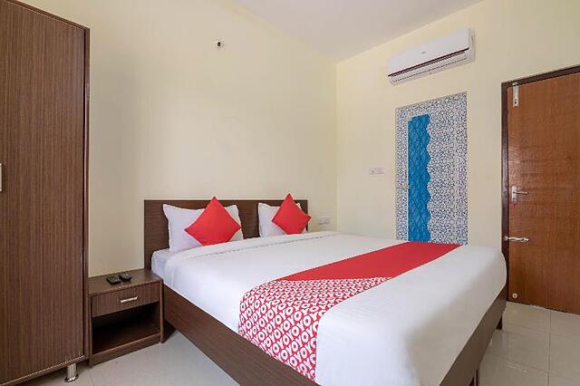 OYO 19749 NEW SHELTON SUITES