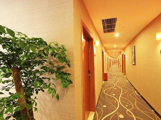 7 DAYS PREMIUM HOTEL CHONGQING YANGJIAPING PEDESTR