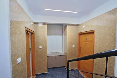 OYO 10379 Hotel Varcity Sapphire