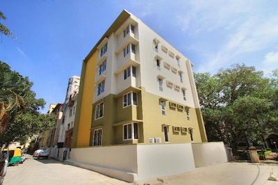 OYO 10379 Hotel Varcity Sapphire