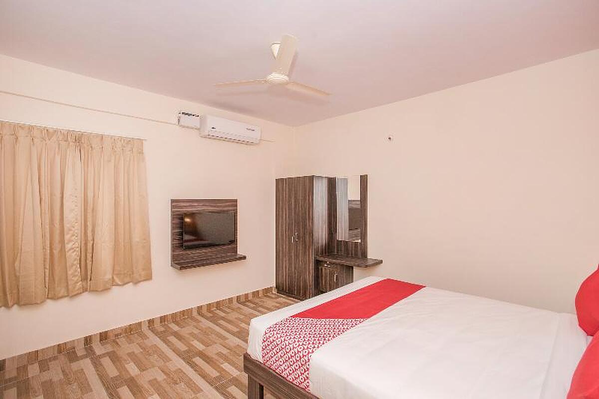 OYO 10480 Hotel PMR