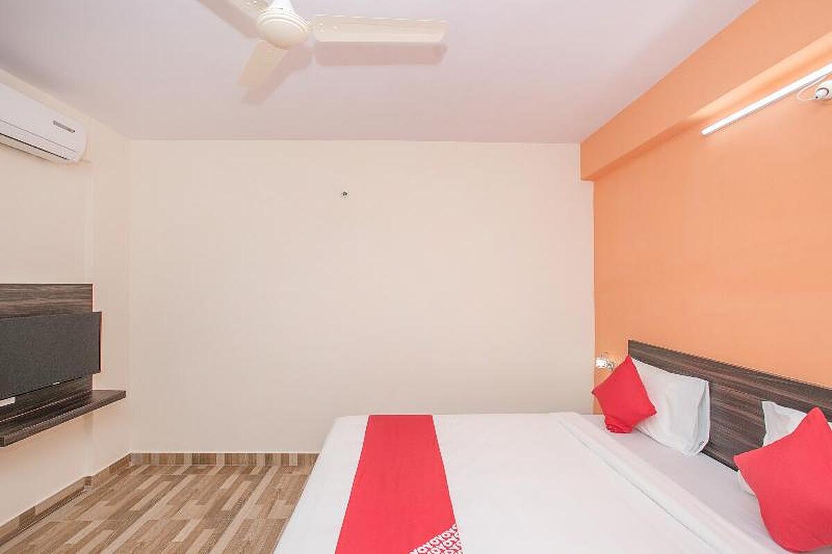 OYO 10480 Hotel PMR