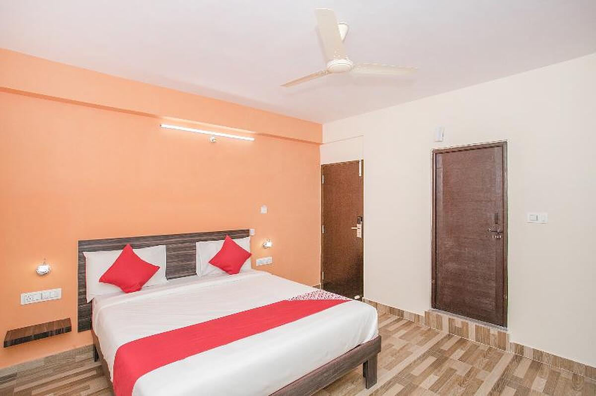 OYO 10480 Hotel PMR