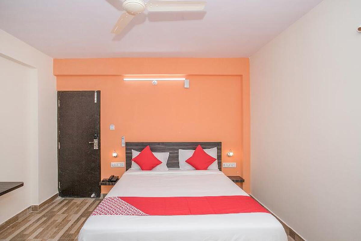 OYO 10480 Hotel PMR